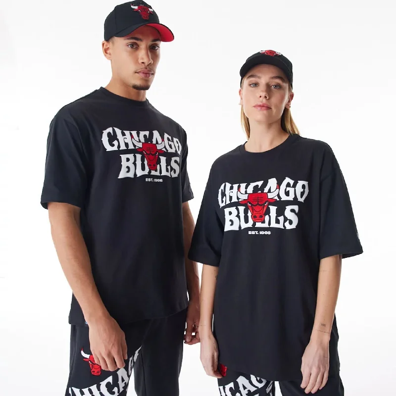 Men's slim - fit graphic t - shirts with vintage rock band printsChicago Bulls NBA Graphic Black Oversized T-Shirt