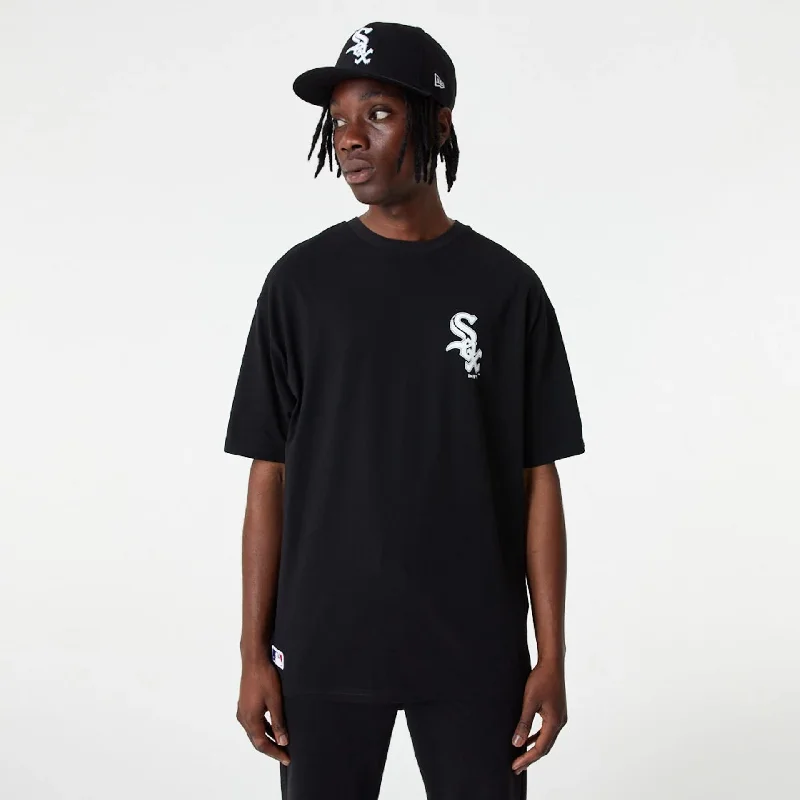 Men's plus - size pocket t - shirts with a classic lookChicago White Sox MLB Essential Black Oversized T-Shirt