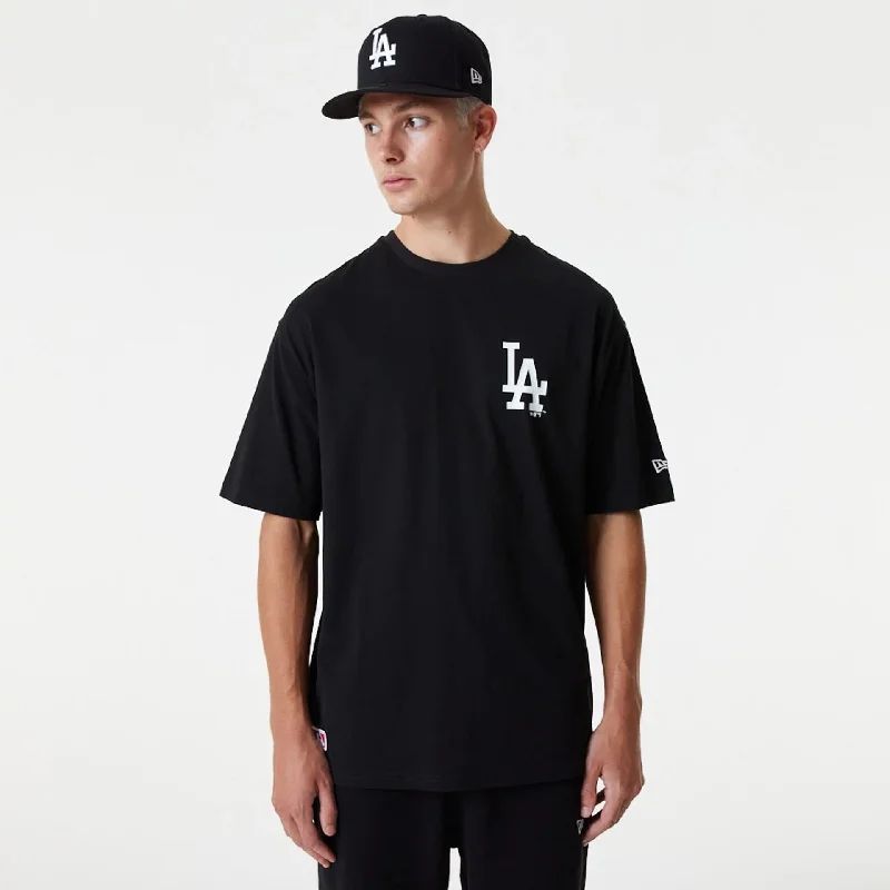 Men's mock - neck t - shirts with a modern and sleek styleLA Dodgers MLB Essential Black Oversized T-Shirt