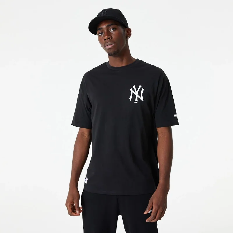 Men's smart - casual checkered t - shirts for semi - formal occasionsNew York Yankees MLB Essential Black Oversized T-Shirt