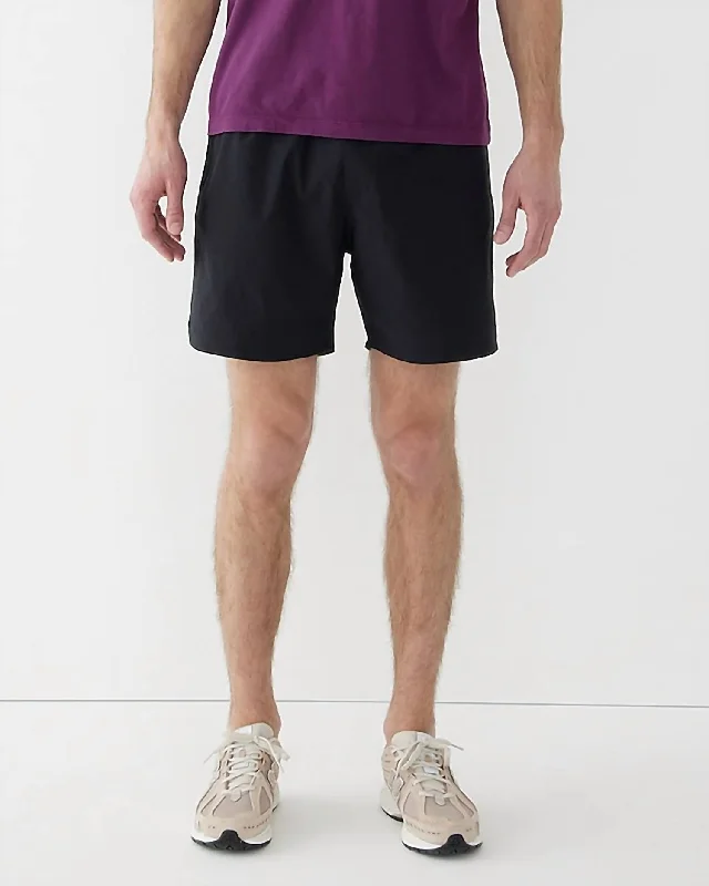 Men's zip - pocket canvas shorts for added functionality during travelMen's 6'' Lined Tech Dock Short In Black