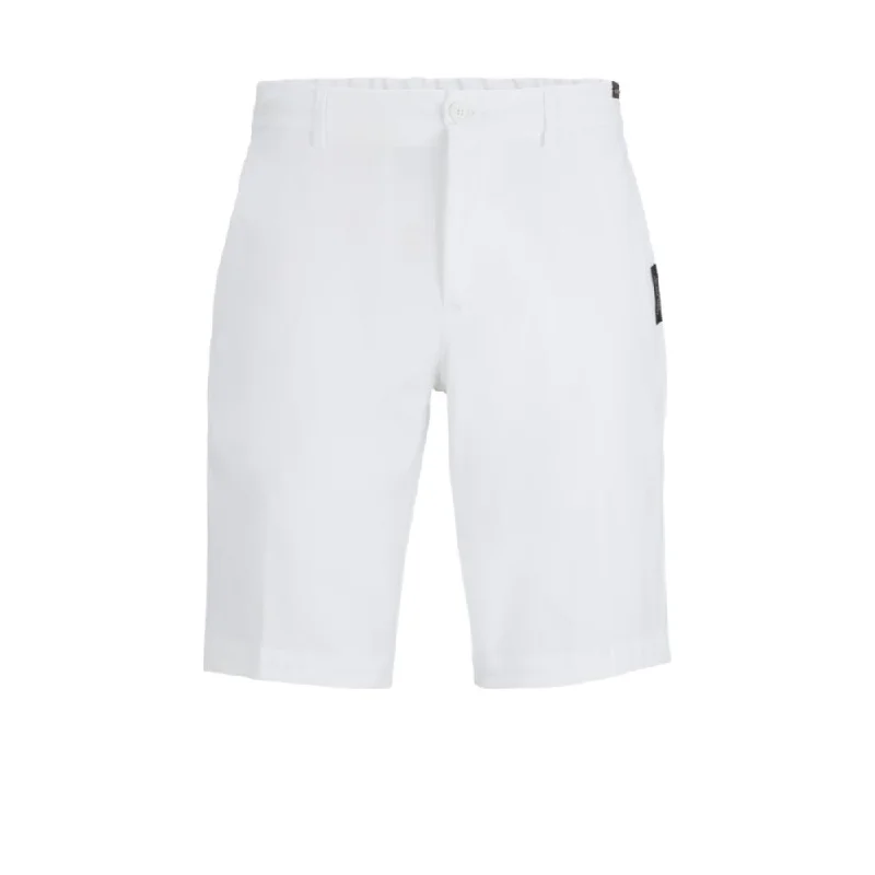 Men's pleated front twill shorts for a classic and sophisticated appearanceSlim-fit shorts in water-repellent twill